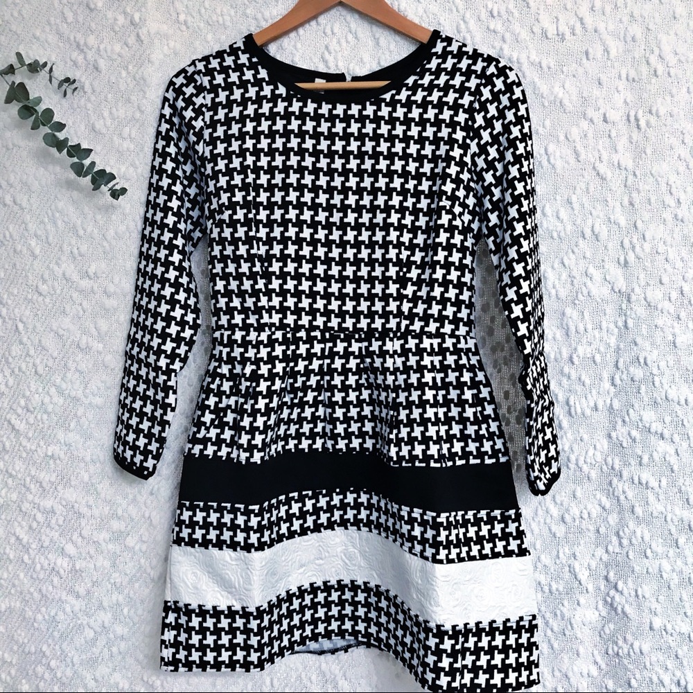 DETAILS! Herringbone and roses. Black and white.